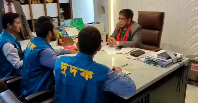 দুদকের জিজ্ঞাসাবাদ চলছে